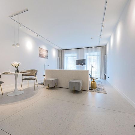 Rent Like Home - Apartament Deo Plaza - Old Town グダニスク エクステリア 写真