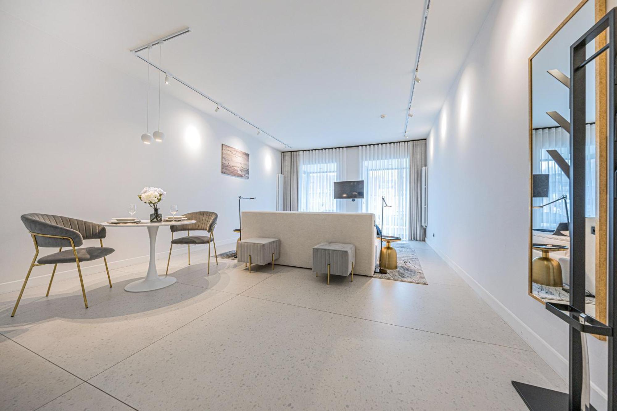 Rent Like Home - Apartament Deo Plaza - Old Town グダニスク エクステリア 写真